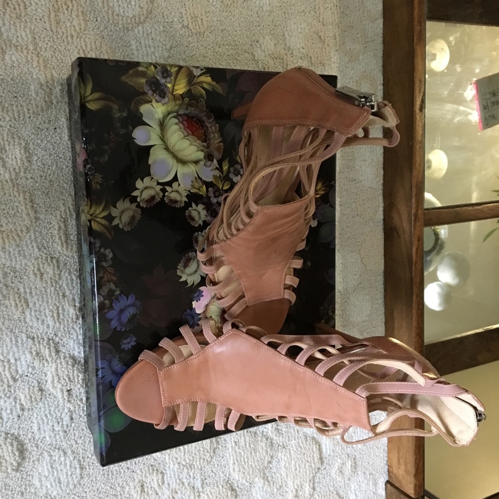 Heels - Picture 4 of 8